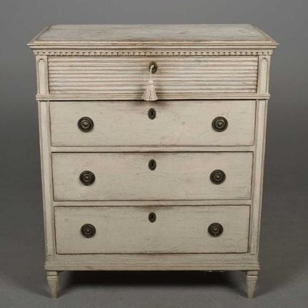 GUSTAVIAN COMMODE 
19th century Swedish Gustavian 