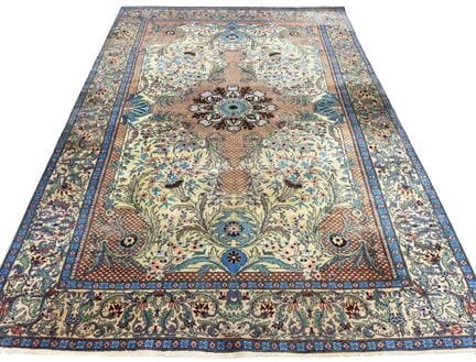 FINE TURKISH HEREKE CARPET 
272cm x 187cm
