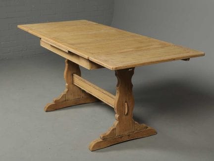 OAK DRAW LEAF TABLE 
Jacobean style, 73cm H x 114c