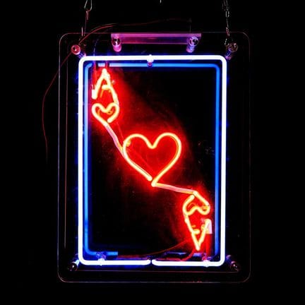 ACE NEON - GANGS OF LONDON 2 
As de corazones rojo