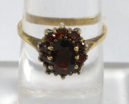 925纯银戒指，镶嵌红宝石。戒指尺寸53