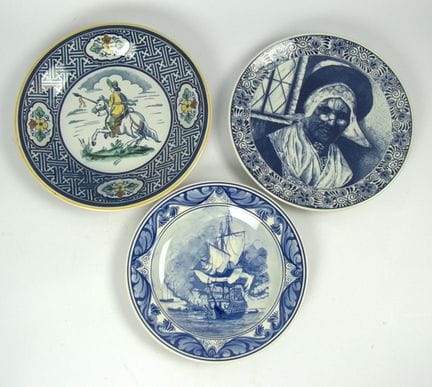 3 platos de cerámica, porcelana de Delft, con dife
