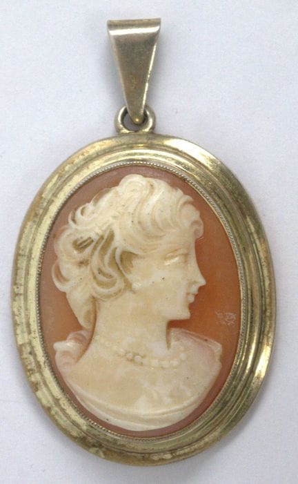 Camee pendant, 800 silver.