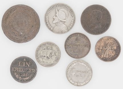 Lote de monedas de Europa, además de una de Panamá