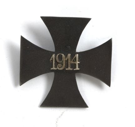 Beautiful brooch from World War I, 1914, in good c