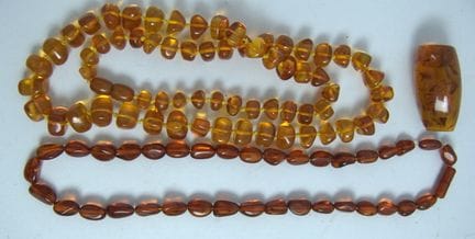 Lot: Amber Jewelry.