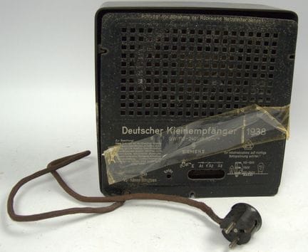 Petit poste de radio allemand, « Volksempfänger » 