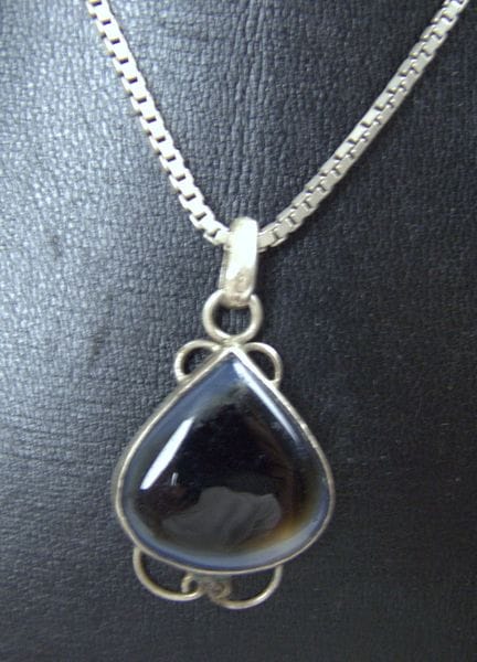 Necklace with a pendant set with a stone, 925 ster
