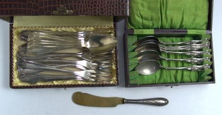 少量来自清算的镀银餐具。