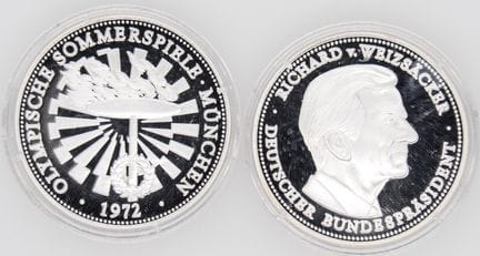 Dos medallas de plata: «Richard von Weizäcker» y «