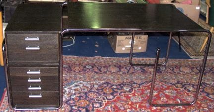 Escritorio de tubo de acero de Thonet, probablemen
