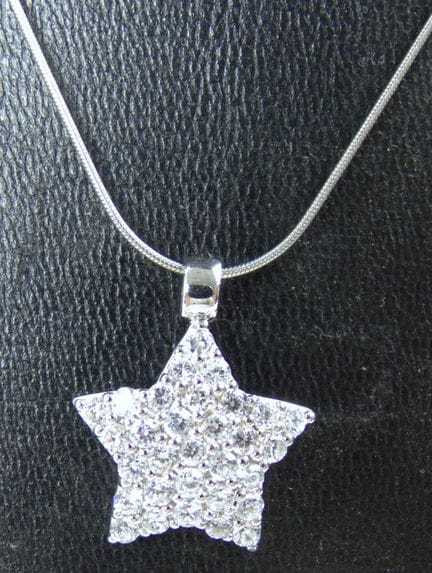 Necklace with a star pendant made of 925 silver.