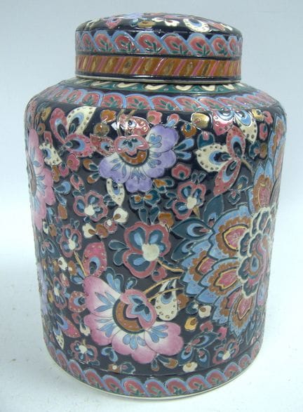 Asiatische Deckelvase "Ingwertopf" mit farbenfrohe