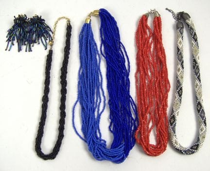 Lot ausgefallener Modeschmuck.