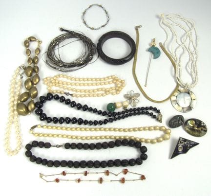 Lot Modeschmuck aus Auflösung