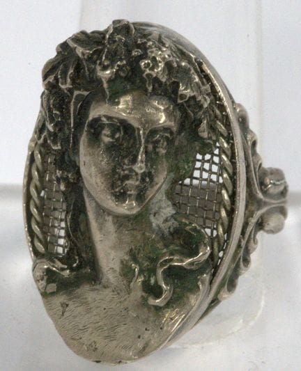 Silber Ring, Goldschmiedearbeit mit aufgesetzten F