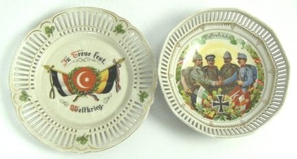 Zwei Patriotische Durchbruchteller aus Porzellan a