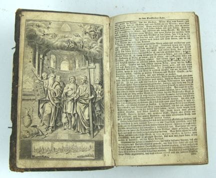 Libro histórico, probablemente una Biblia de Luter