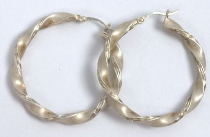 Orecchini a cerchio, argento 925.