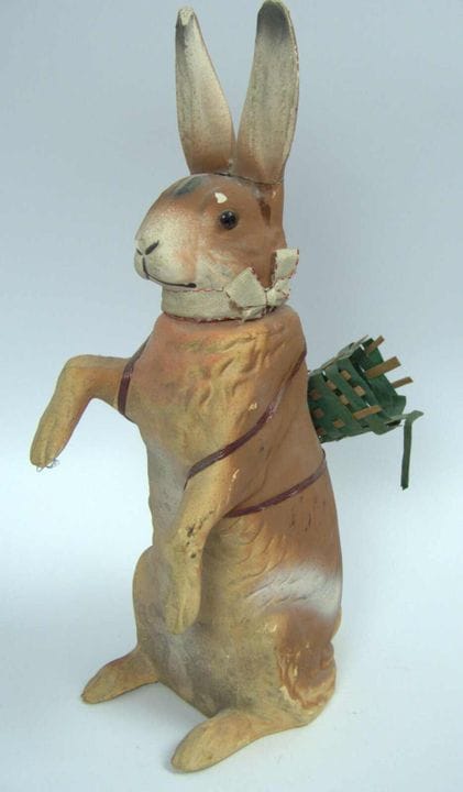 Antiker Osterhase "Candy - Container" aus Pappmach