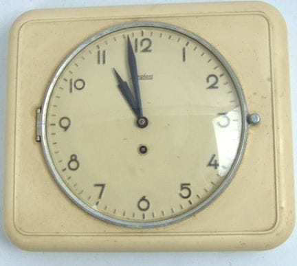 Junghans Küchenuhr, 1950er Jahre. Länge ca. 25,5 c