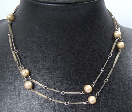 Collana vintage con perle, in argento 835.
