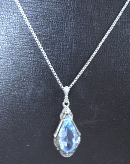 925er Silber Kette mit Blautopas Anhänger. Länge c