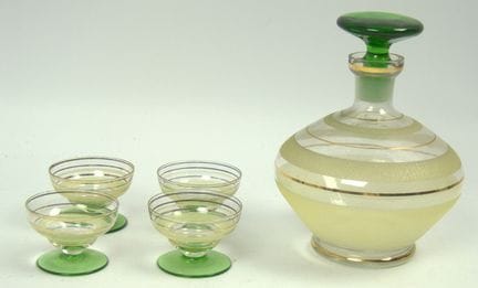 Likörset aus Glas, mit Stöpselflasche sowie 4 Likö