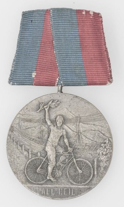 Historische Radfahrer Medaille am Band, "Gut Heil"