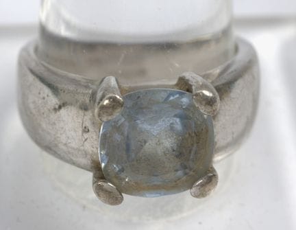 Anello da donna, in argento 925. Misura 57.