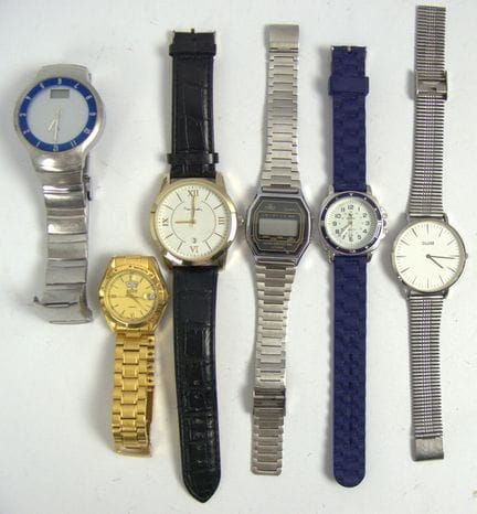 Orologi da polso da uomo Lot provenienti da liquid