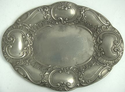 Ovale Servierplatte aus Zinn, Länge ca. 37,5 cm, B
