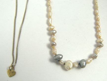 Collane Lot, 2 pezzi in totale: una collana in arg