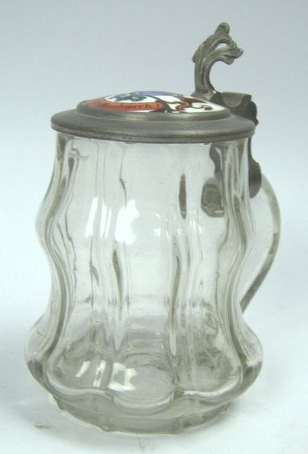 Antiker Glasbierkrug mit Zinndeckel. Handbemalte P