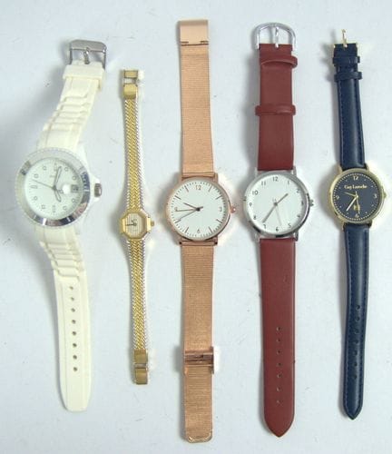 Orologi da polso da donna in liquidazione. Funzion