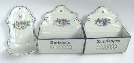 Emaille Wandbehälter für Topflappen, Zwiebeln sowi