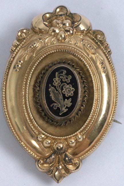 Spilla Biedermeier a forma di schiuma, indossabile