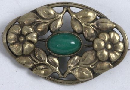 Spilla in stile Art Nouveau, argento alpacca. Lung