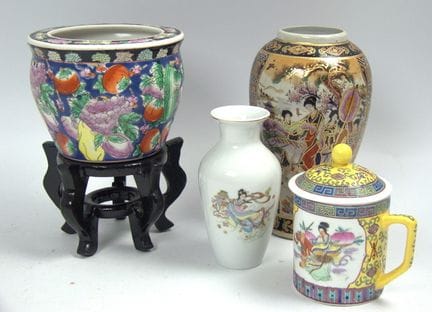 Lot chinesisches Porzellan, dabei Vasen etc.