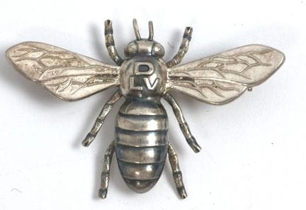 Spilla antica a forma di ape in argento 835, Assoc