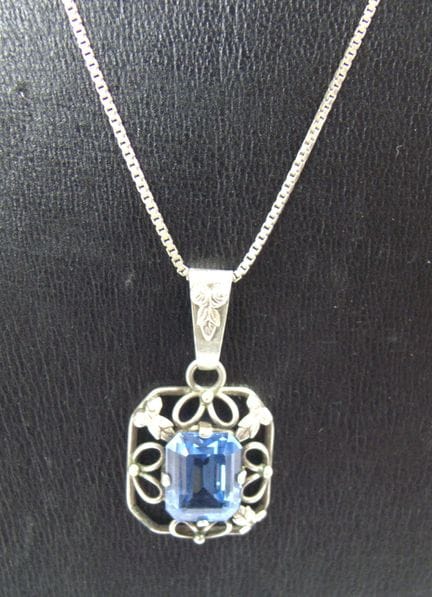 Collana in argento 925 con un ciondolo in argento 