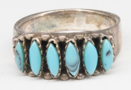 Women's ring made of 925 sterling silver, set with