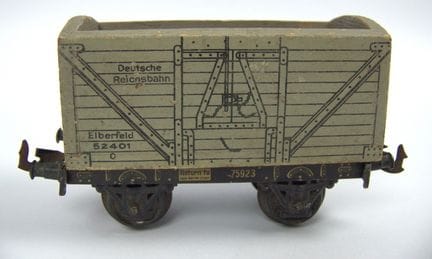 德国帝国铁路（Deutsche Reichsbahn）的Bing型木制敞车，约1928年至1930年