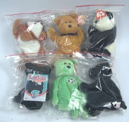 一大批Beanie Babies玩偶，共计6只。款式各异，均附有原装标签。