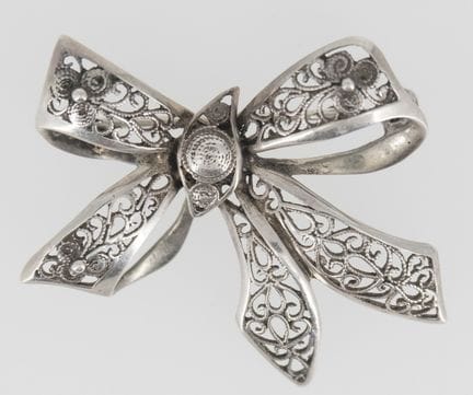 Loop brooch, 835 silver.