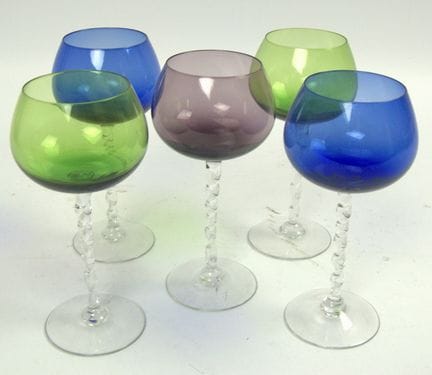 Assorted-colored wine glasses, height approx. 17.5