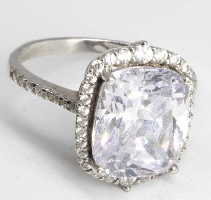 Women's ring set with a light-colored amethyst, 92