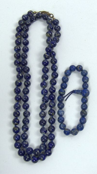 Lapislazuli Schmuckset aus Auflösung.