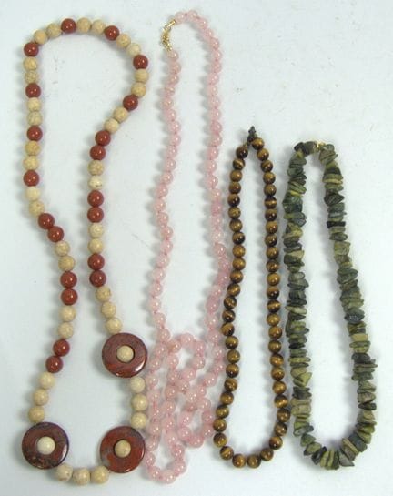 Lot of semi-precious stone jewelry, including tige