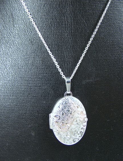 Necklace with pendant, 925 sterling silver; the pe